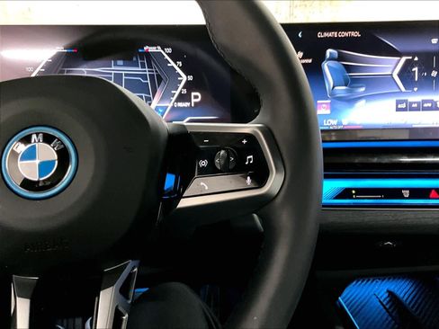 Certified 2026 BMW i5 eDrive40 w/ M Sport Package RWD image 21