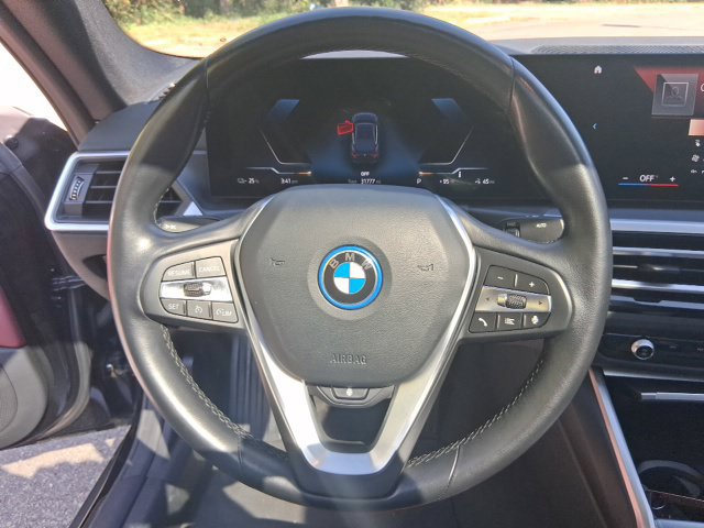 Used 2023 BMW i4 eDrive40 w/ Premium Package RWD image 15