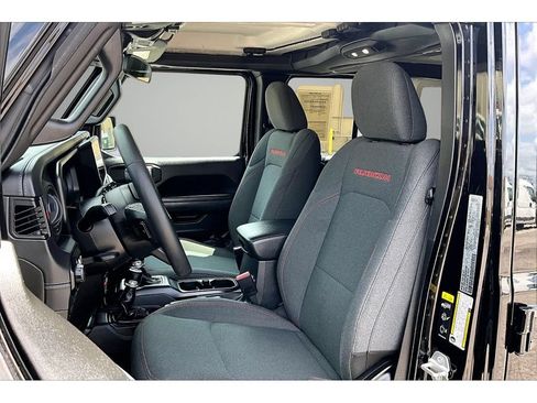 Used 2025 Jeep Wrangler Unlimited Rubicon AWD/4WD image 34