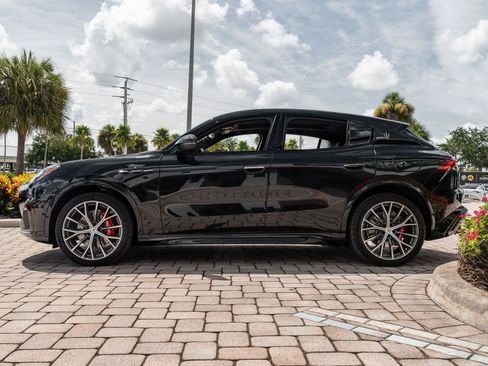 Used 2023 Maserati Grecale Trofeo AWD/4WD image 37
