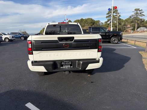 Used 2025 Nissan Frontier PRO-4X image 4