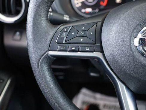 Used 2019 Nissan Kicks SV FWD image 27