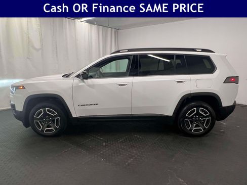 Used 2026 Jeep Cherokee Limited AWD/4WD image 9