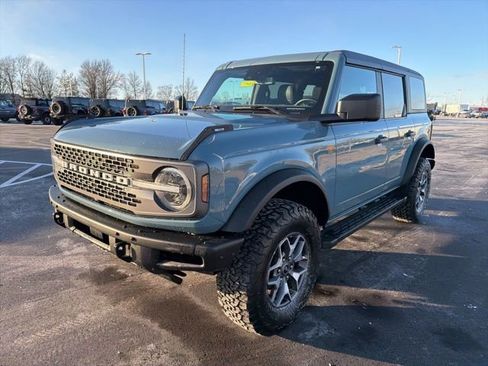 Used 2023 Ford Bronco Badlands image 12