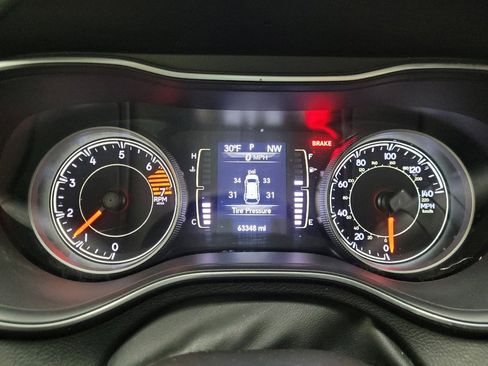 Used 2020 Jeep Cherokee Latitude Plus image 23