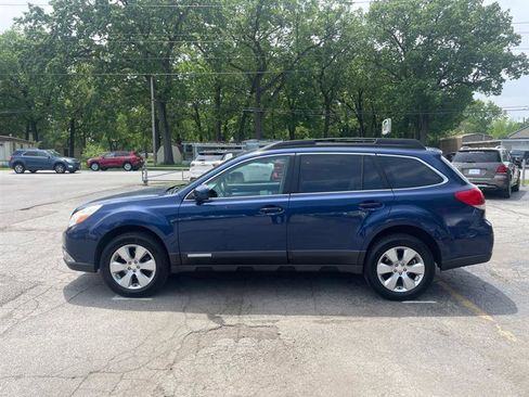 Used 2011 Subaru Outback 2.5i Premium AWD/4WD image 8