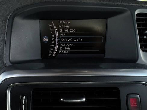 Used 2014 Volvo S60 T5 FWD image 11