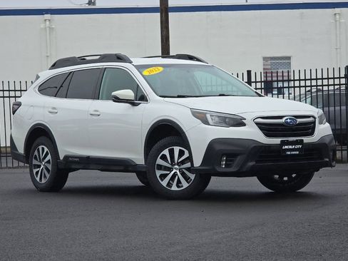 Used 2022 Subaru Outback Premium image 2