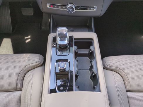 New 2025 Volvo XC90 B6 Ultra w/ Lounge Package image 17