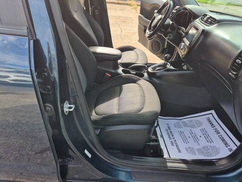 Used 2018 Kia Soul + FWD image 14
