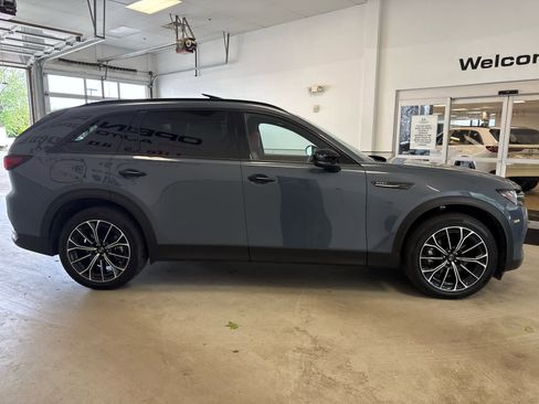 Certified 2025 MAZDA CX-70 Plug-In Hybrid w/ Premium Plus AWD/4WD image 7