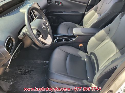 Certified 2019 Toyota Prius Prime Premium image 9