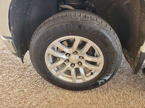 Used 2019 Chevrolet Silverado 1500 LT w/ All-Star Edition image 21