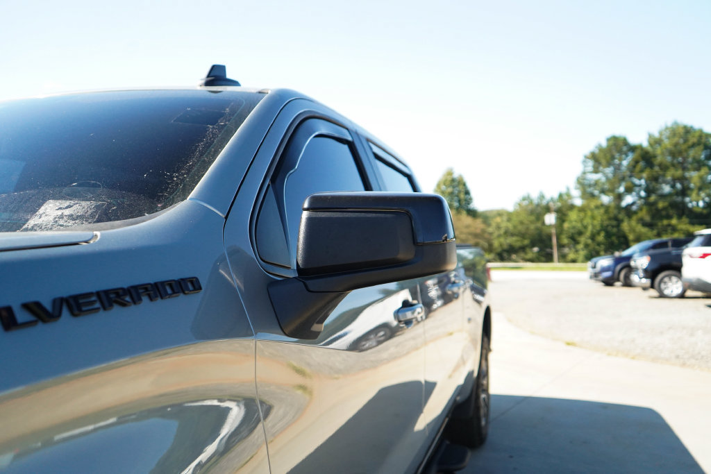 Used 2025 Chevrolet Silverado 1500 LT AWD/4WD image 23