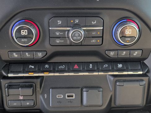 Used 2019 Chevrolet Silverado 1500 LTZ w/ LTZ Plus Package image 19