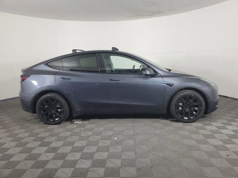 Used 2021 Tesla Model Y Long Range image 3