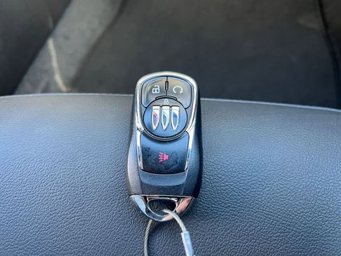 Used 2025 Buick Envista Sport Touring image 23