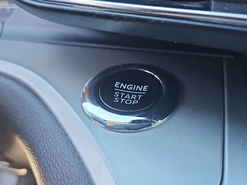 Used 2022 Ford Explorer XLT w/ Equipment Group 202A image 32