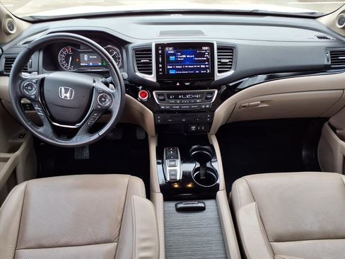 Certified 2017 Honda Pilot Elite image 4