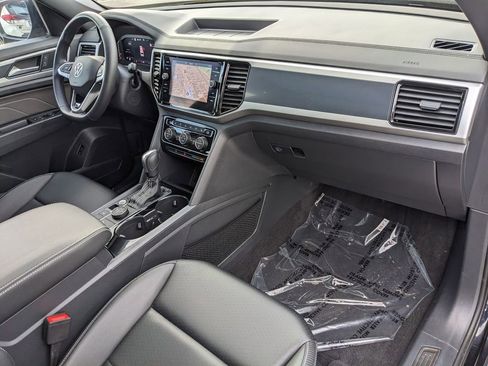 Certified 2023 Volkswagen Atlas Cross Sport SEL R-Line image 12