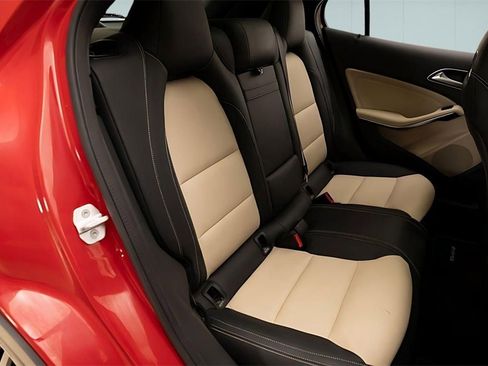 Used 2018 Mercedes-Benz GLA 45 AMG 4MATIC image 31