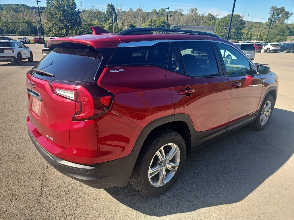 Used 2023 GMC Terrain SLE w/ Driver Convenience Package AWD/4WD image 5