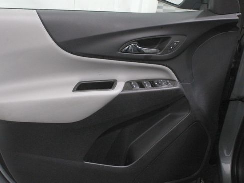 Used 2023 Chevrolet Equinox LT w/ LPO, Floor Liner Package image 3