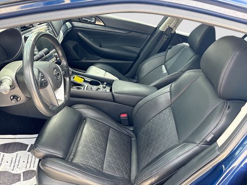 Used 2019 Nissan Maxima Platinum w/ Illumination Package FWD image 12