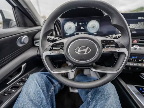 Certified 2024 Hyundai Elantra SEL image 20