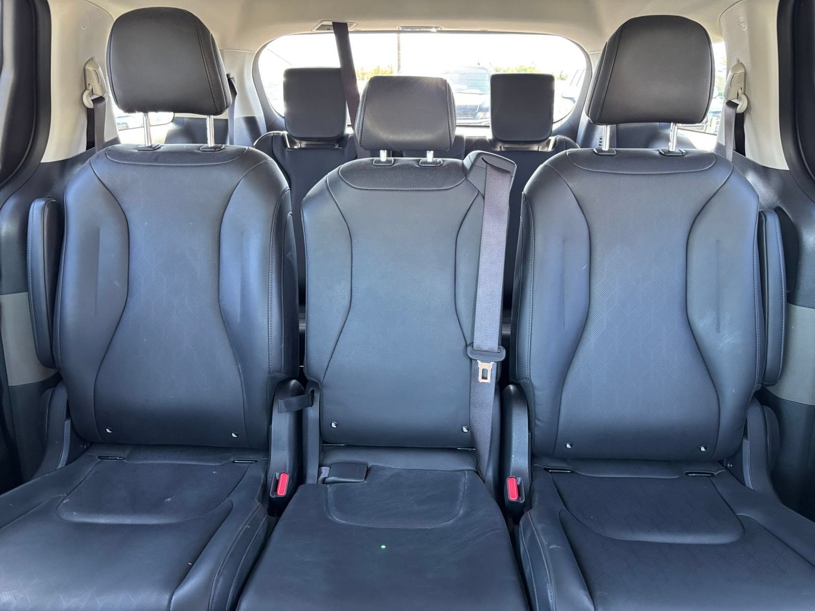 Used 2026 Kia Carnival FWD image 41