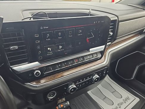 Used 2023 GMC Sierra 1500 SLE image 12