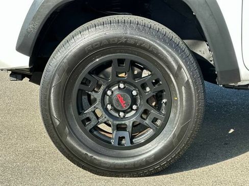 Used 2016 Toyota Tacoma TRD Off-Road w/ Towing Package RWD image 33