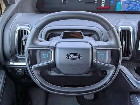 Used 2025 Ford Expedition Platinum w/ Stealth Performance Package image 16