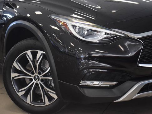 Used 2018 INFINITI QX30 Premium w/ Navigation Package AWD/4WD image 5