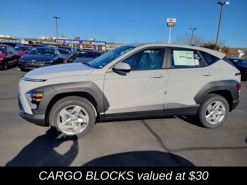 New 2026 Hyundai Kona SE image 8