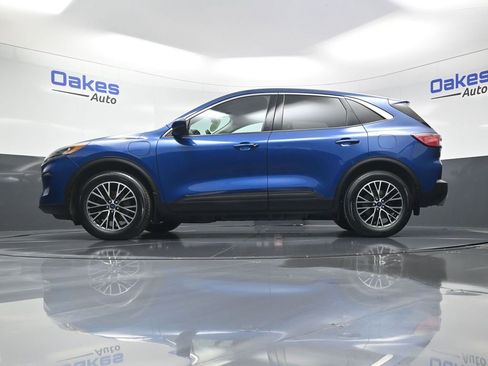 Used 2022 Ford Escape SEL w/ Technology Package image 39