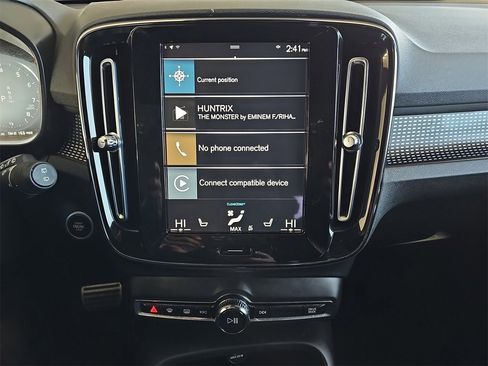 Used 2022 Volvo XC40 T5 R-Design w/ Advanced Package image 20