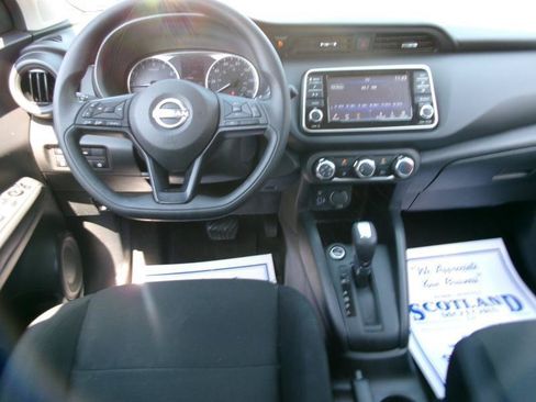 Used 2025 Nissan Kicks Play S FWD image 11