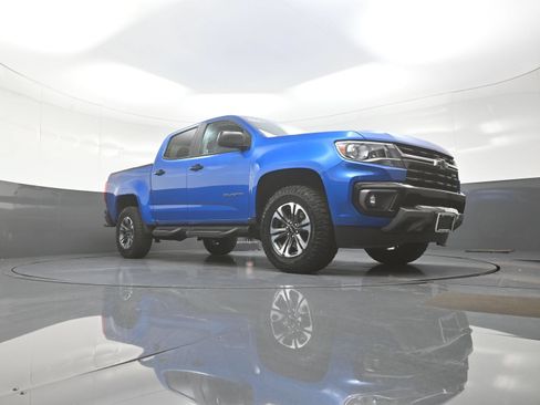Used 2022 Chevrolet Colorado Z71 AWD/4WD image 9