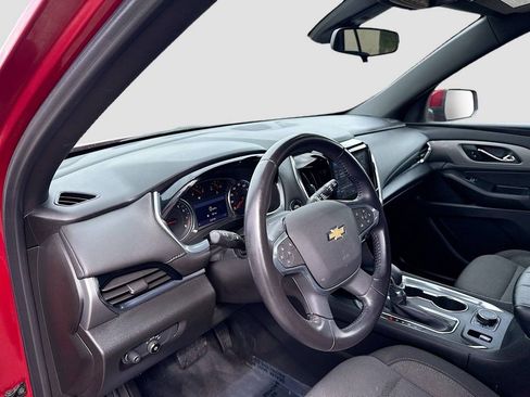 Used 2022 Chevrolet Traverse LT image 16