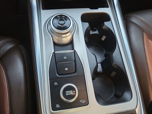 Used 2022 Ford Explorer King Ranch w/ Premium Technology Package image 16