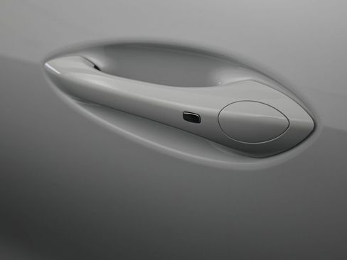 Used 2025 Chevrolet Trax LT w/ LT Convenience Package image 34