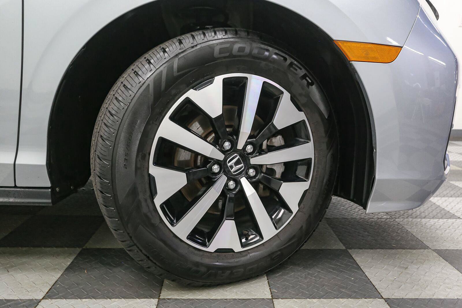 Used 2025 Honda Odyssey EX-L image 13