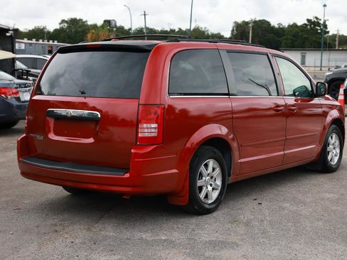 Used 2008 Chrysler Town & Country Touring w/ Entertainment Group #2 FWD image 11