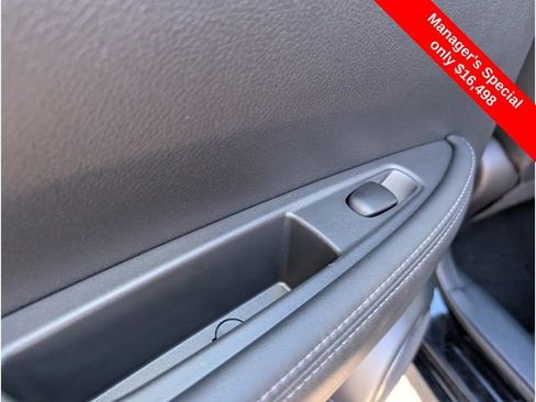 Used 2021 Nissan Rogue Sport SV image 11