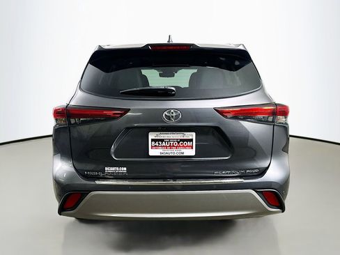 Used 2021 Toyota Highlander Platinum AWD/4WD image 6