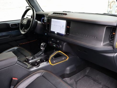 Used 2024 Ford Bronco Badlands w/ Sasquatch Package image 36