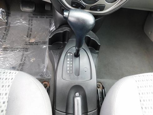 Used 2006 Ford Focus SES FWD image 14