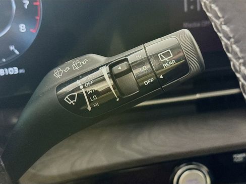 Used 2023 Kia Carnival SX image 13