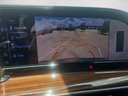 Used 2024 Cadillac Escalade Premium Luxury w/ Performance Package AWD/4WD image 12